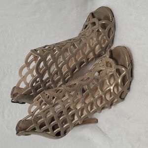 VINCE CAMUTO Open toe ankle booties shoes 6.5M (Ss28)